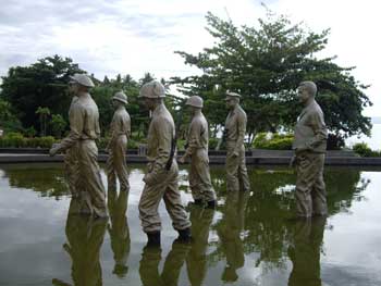 上陸する人たち