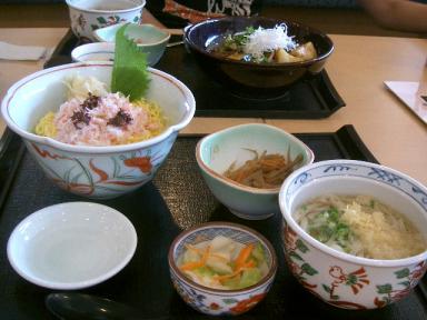 かにちらし丼ランチ８/２８