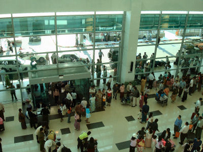 ヤンゴン空港ロビー.jpg