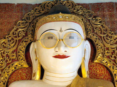 メガネをかけた仏像２.jpg