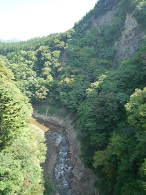 2009.09.23-24猿ケ京温泉ホテル近くの橋の上から
