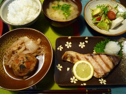 2010.3.18ブリの塩焼き＆白菜がんも煮＆アボカドと豆腐のサラダ1