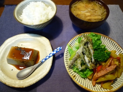 2010.9.27めひかりの磯辺揚げ&じゃがいものカレー炒め＆ゴマ豆腐6