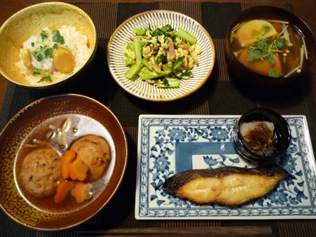 2011.1.5栗ごはん＆カレイの灰干し＆がんも煮＆小松菜ウインナーの卵炒め＆雑煮吸い物4