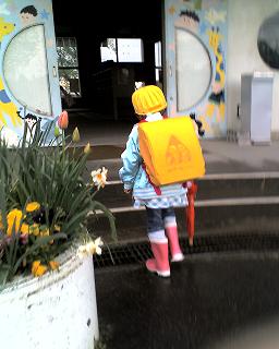 小学校に….JPG