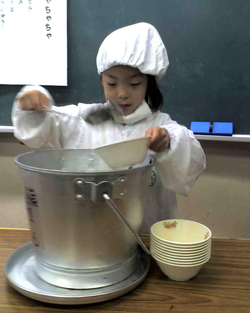 2008.6.5 給食お当番.JPG