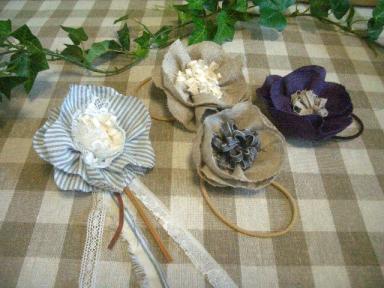 お花のコサージュ＆ヘアゴム