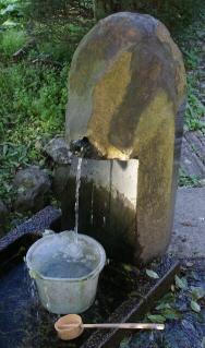 岩松院湧水.jpg