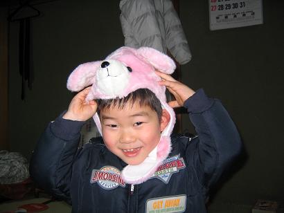 4才4ヶ月　20.01.05　うさぎ帽子と.JPG