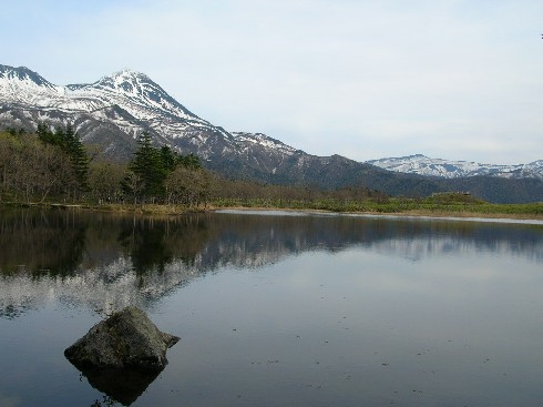 知床五胡（一湖）と羅臼岳