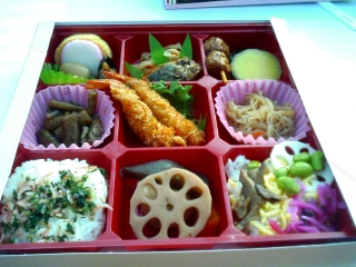 十三側有料席に付いてるお弁当