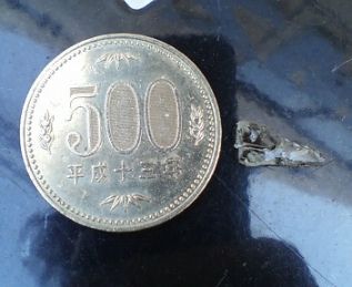 500円玉が刺さって･･･るわけないｗｗｗ