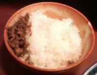 天神下大喜　ごはん：チャーシュー佃煮付