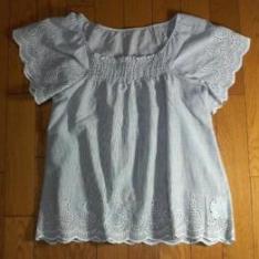 カットワーク　トップス