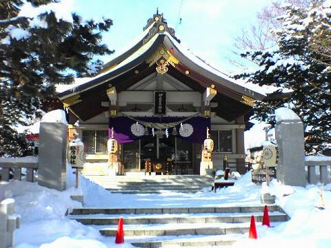 中島公園の中に有る神社です