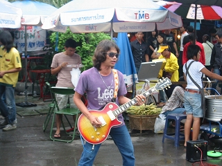 ウイークエンドマーケット