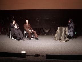 ツライヤカ（右）とサラリーマン二人（左）