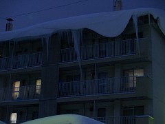 アパートのツララ