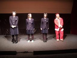 出演者全員であいさつを