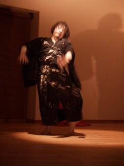 激しく踊る福士さん