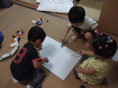 3にんでおえかき