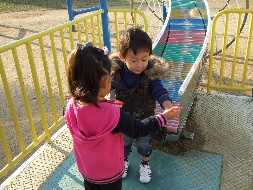 ローラー滑り台ハイたっち