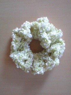 ニットシュシュもこもこ