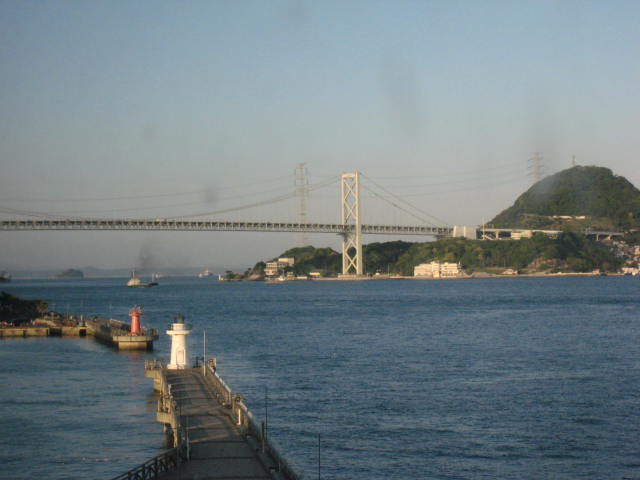 九州と本土を結ぶ関門海峡