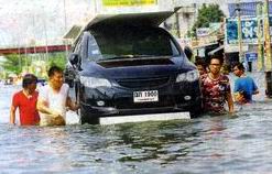 Flood Car Resque.JPG