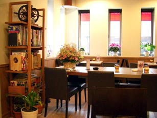 カフェ花見　店内１