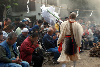 妻沼聖天山秋季例大祭　大護摩火渡り・１１