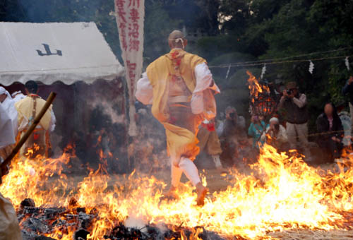 妻沼聖天山秋季例大祭　大護摩火渡り・２１
