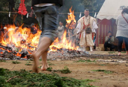 妻沼聖天山秋季例大祭　大護摩火渡り・２２