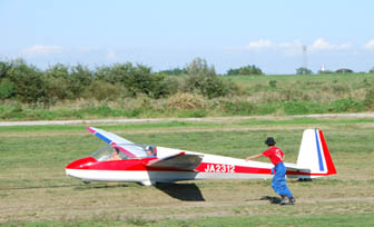 妻沼のグライダー滑空場・３