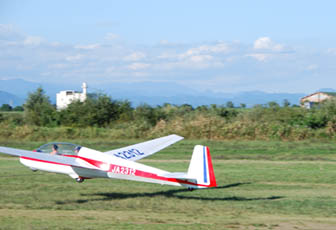 妻沼のグライダー滑空場・４