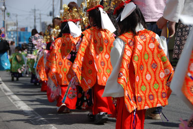 聖天様稚児行列・５