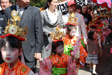 聖天様稚児行列・９