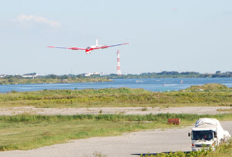 妻沼のグライダー滑空場・８