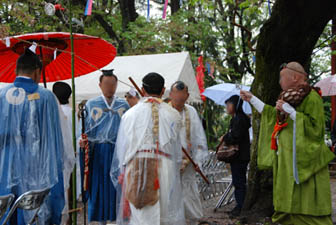 妻沼聖天山火渡り2011春・６