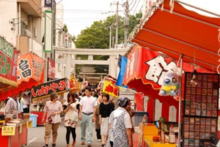 高城神社胎内くぐり・３