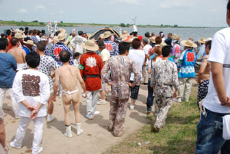 葛和田あばれ神輿2011・３