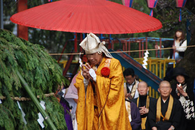 妻沼聖天山春季例大祭「火渡り」・２