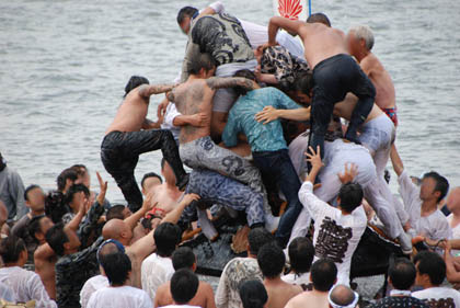 葛和田あばれ神輿2011・７