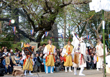妻沼聖天山春季例大祭「火渡り」・５