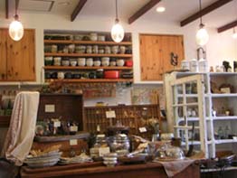 ヤツドキヤ　店内１