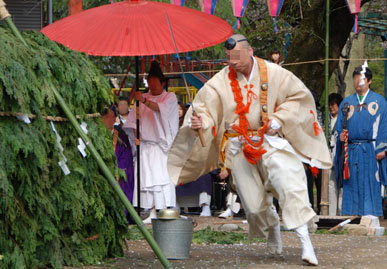 妻沼聖天山春季例大祭「火渡り」・６