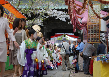 妻沼聖天山稚児行列2011・９