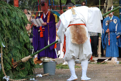 妻沼聖天山春季例大祭「火渡り」・９