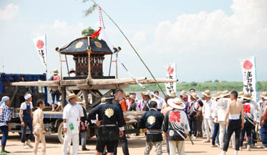 葛和田・大杉神社あばれ神輿　３
