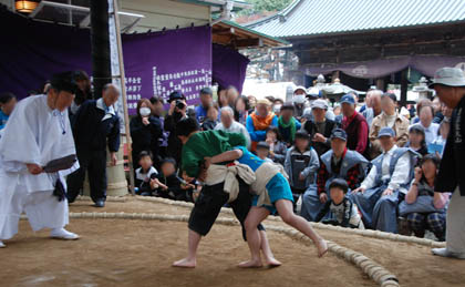 妻沼聖天山学童相撲2011・４